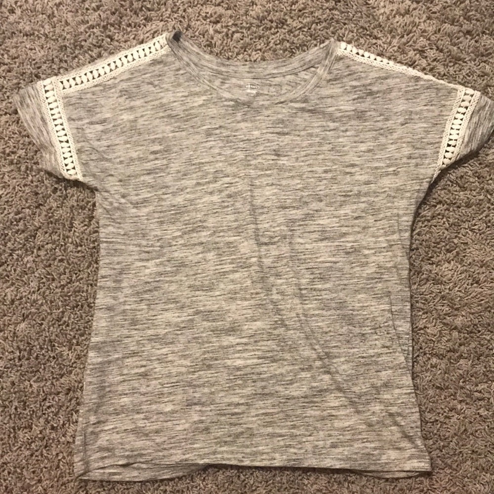 Old navy t shirt
